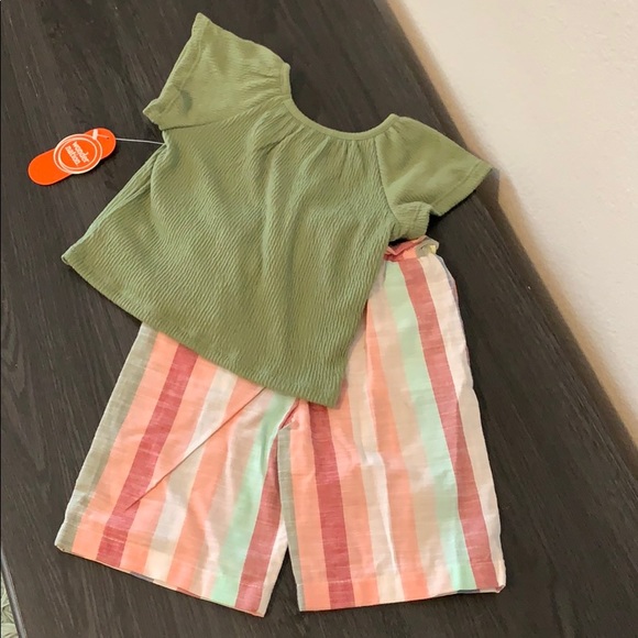 Short Set - Picture 4 of 5